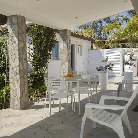Mazeri Villa